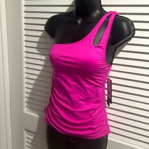 🌸🌸🌸La Blanca Hot Pink Tankini Top with adjustable strap.  🌸🌸. Size 4